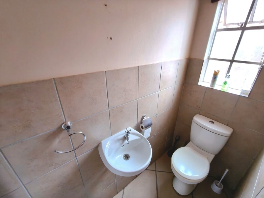 2 Bedroom Property for Sale in Potchefstroom North West